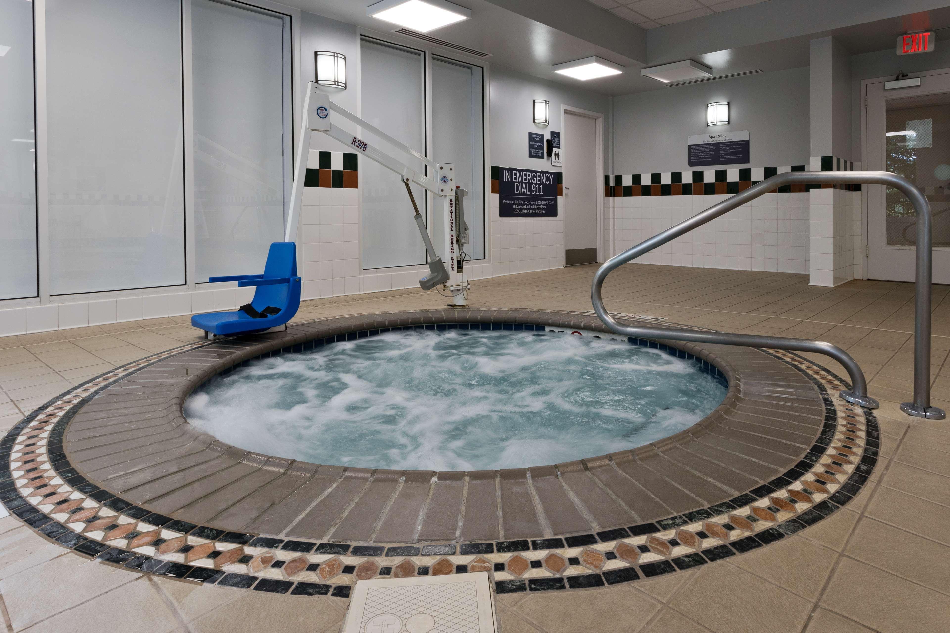 Hilton Garden Inn Birmingham Se/Liberty Park Exteriör bild