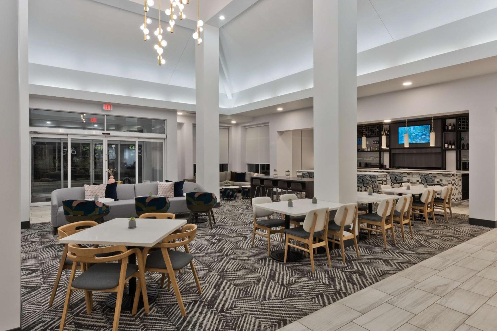 Hilton Garden Inn Birmingham Se/Liberty Park Exteriör bild