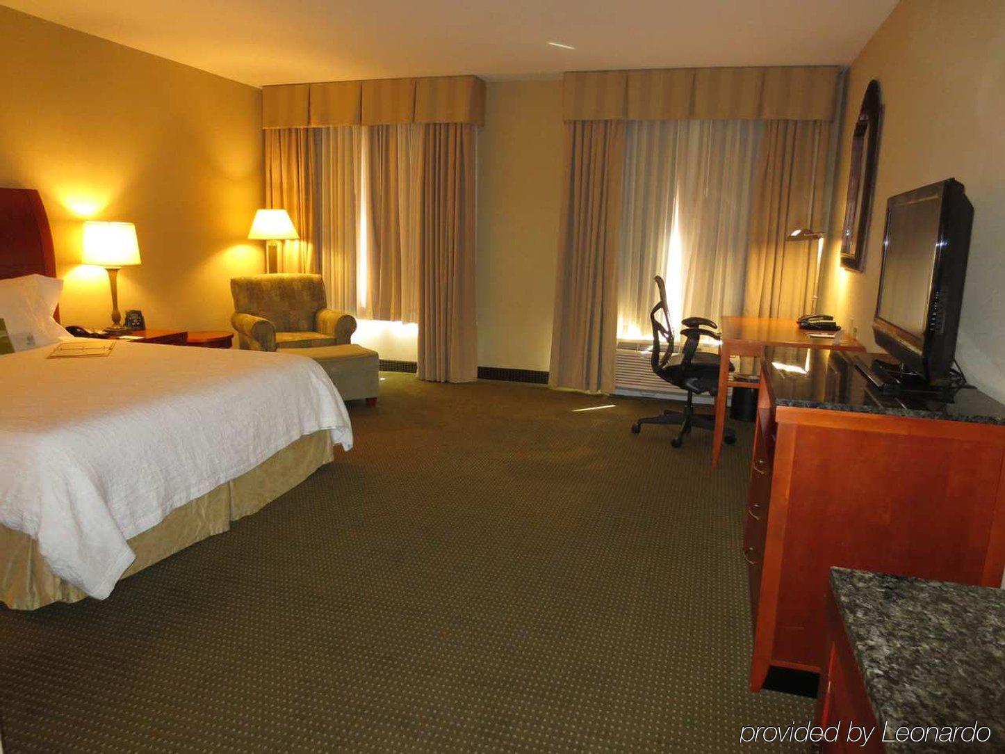 Hilton Garden Inn Birmingham Se/Liberty Park Exteriör bild